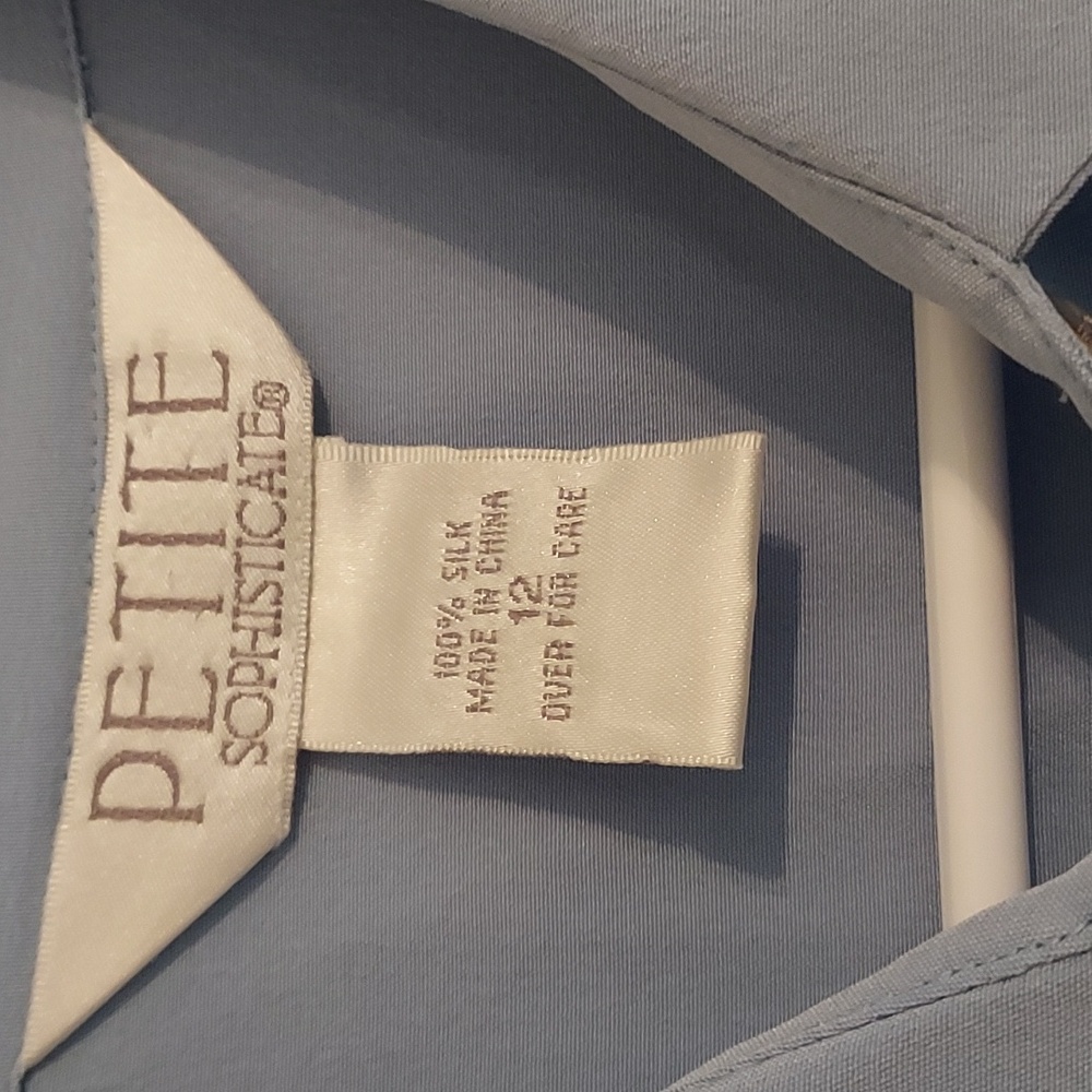 Petite Sophisticate Light Blue Womens Shirt 100% SILK - Picture 5 of 7